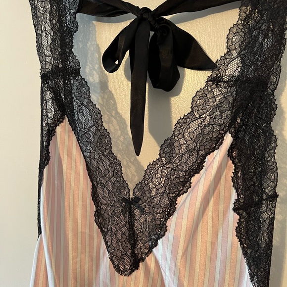 VICTORIA’S SECRET Classic Pink & Black Striped Lace Slip - Size Medium 🩷🤍🖤 - Picture 7 of 7